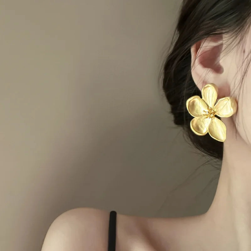 Matte Gold Flower Stud Earrings — Retro Edition