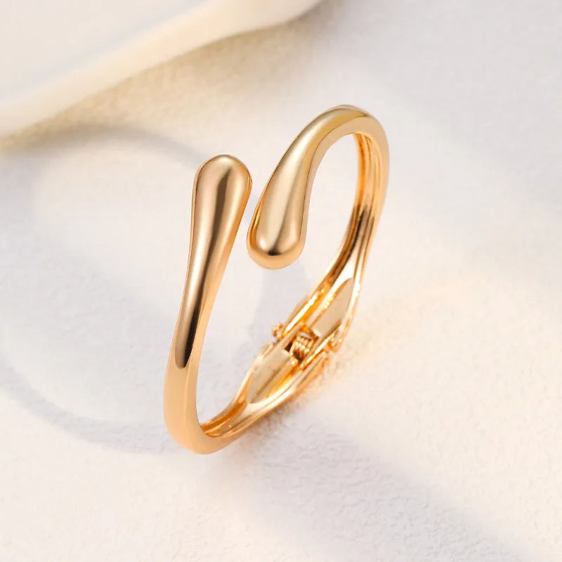 Teardrop Bangle — Sculptural Cuff