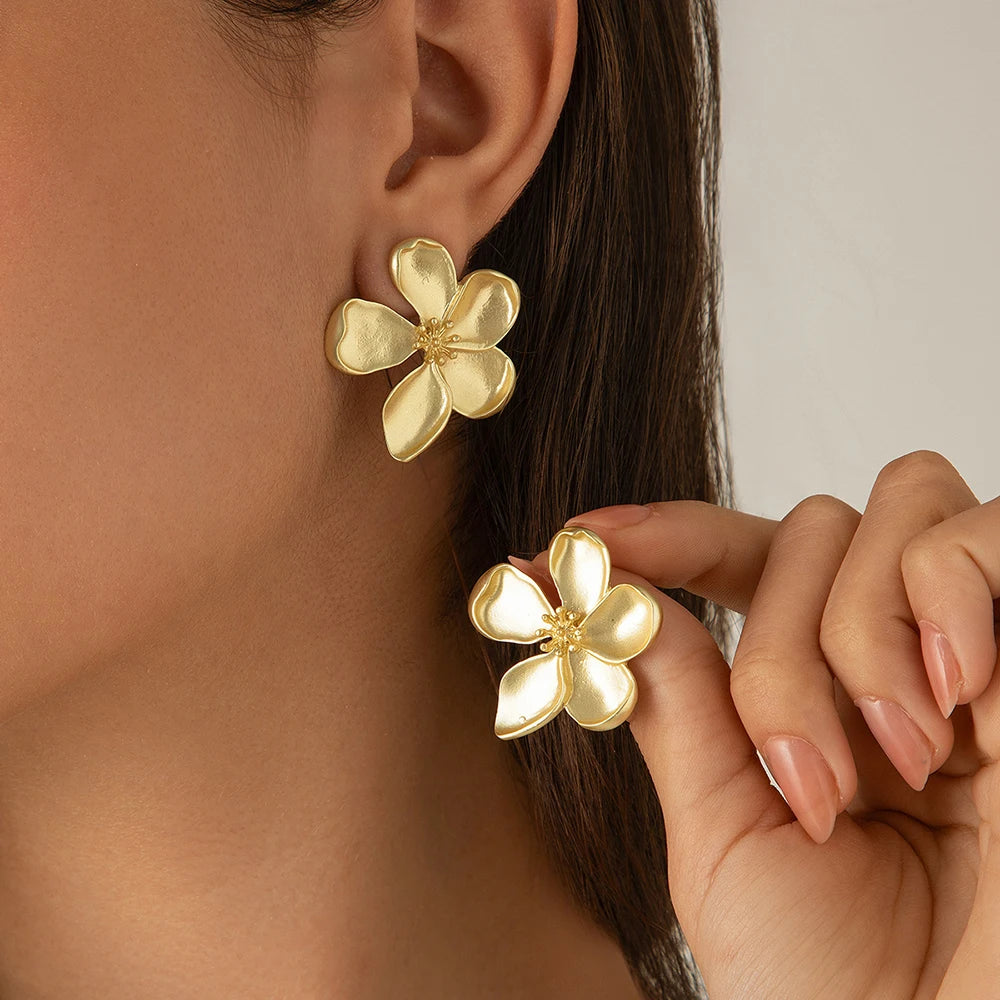 Matte Gold Flower Stud Earrings — Retro Edition